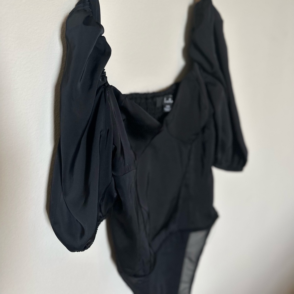 Elegant lulus top